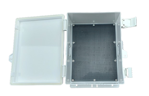 Suojakotelo elektroniikalle - Pikalukoilla