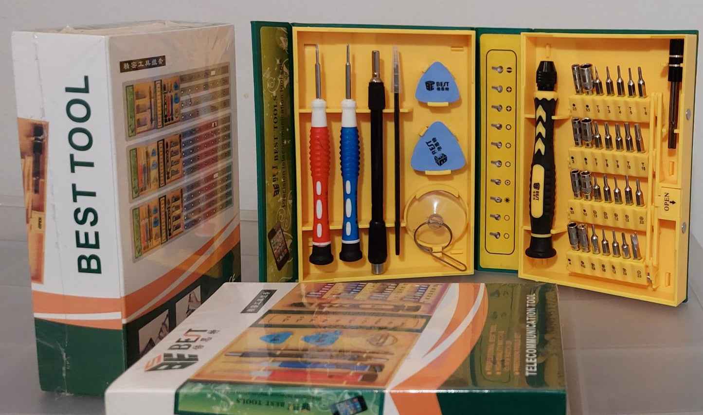 Multifunctional screwdriver set